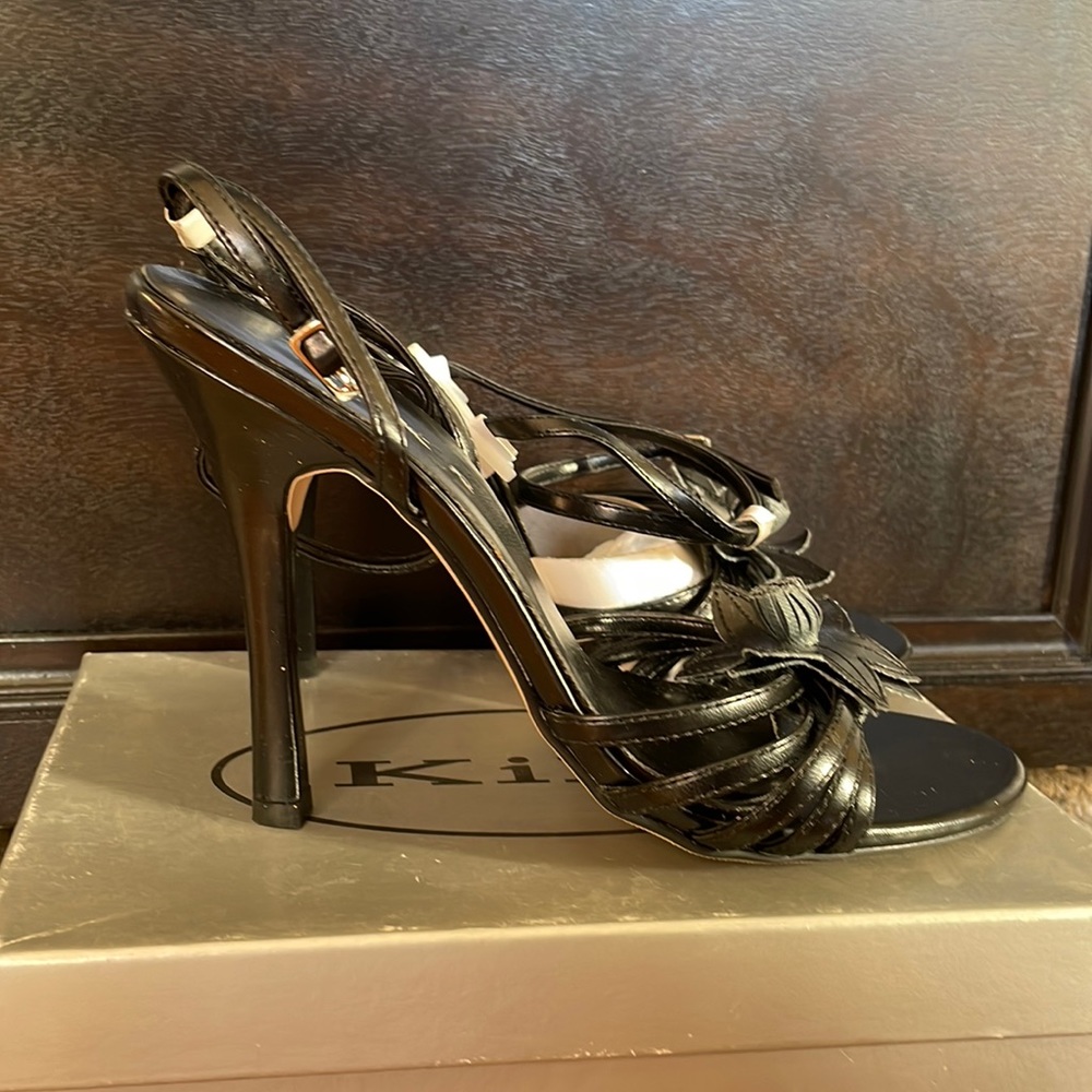 Flower Heels - Picture 2 of 3